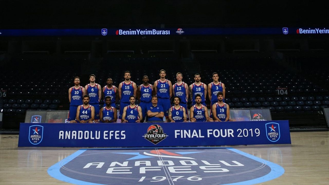 Anadolu Efes tarihi maça çıkıyor